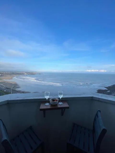Spectacular 2 Bedroom Balcony Sea View Flat Scarborough Exterior foto